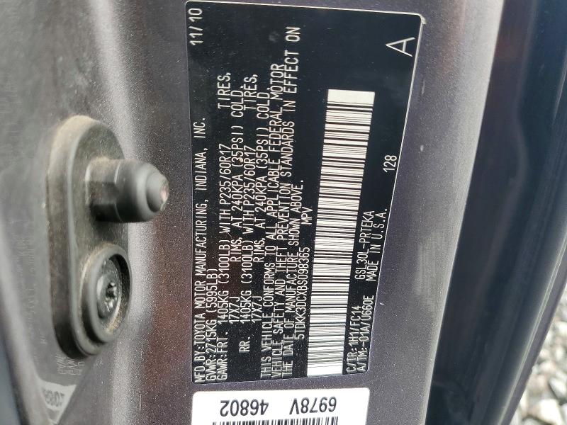 70024256 :رقم المزاد ، 5TDKK3DCXBS098365 vin ، 2011 Toyota Sienna مزاد بيع