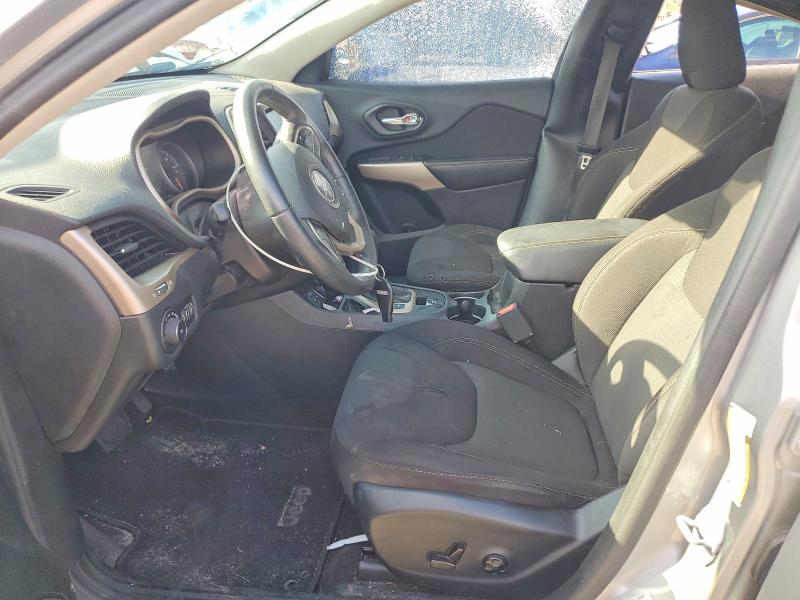 68696246 :رقم المزاد ، 1C4PJLCB1HW660762 vin ، 2017 Jeep Cherokee مزاد بيع