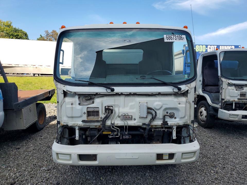 68673106 :رقم المزاد ، 54DC4W1B6HS808224 vin ، 2017 Isuzu Npr Hd مزاد بيع