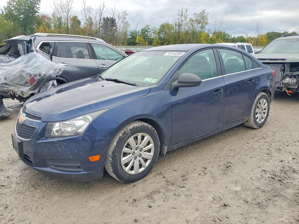 2011 Chevrolet Cruze მანქანა იყიდება აუქციონზე, vin: 1G1PC5SH2B7245956, აუქციონის ნომერი: 70144206
