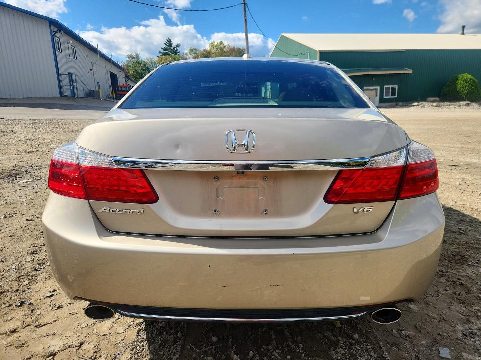 Auction sale of the 2014 Honda Accord, vin: 1HGCR3F88EA026690, lot number: 69720036