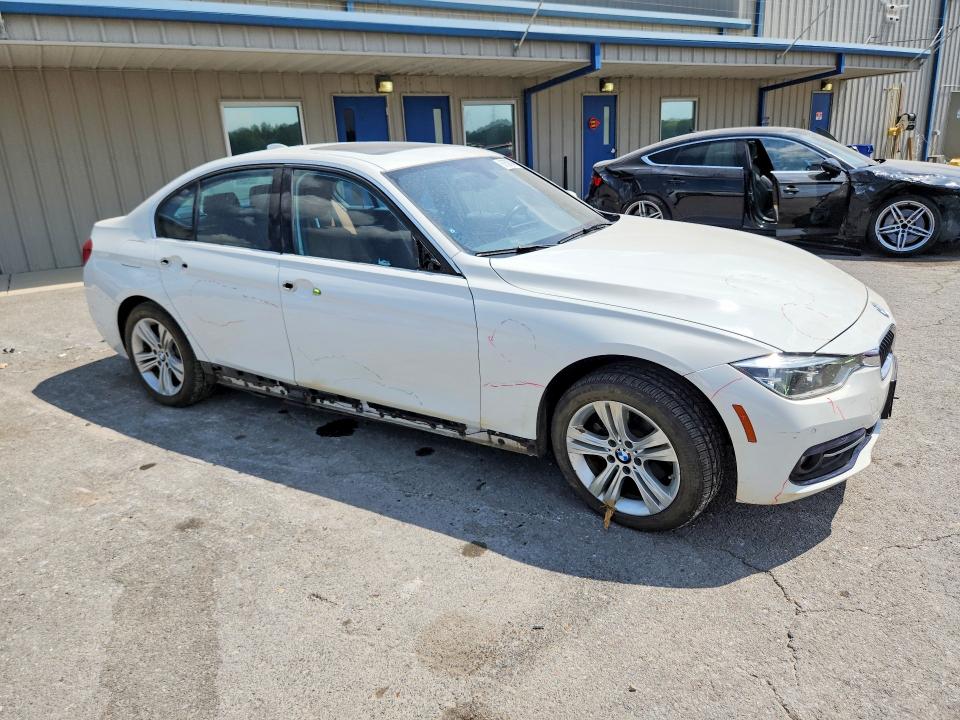 67507946 :رقم المزاد ، WBA8D9G38HNU62281 vin ، 2017 Bmw 330 مزاد بيع