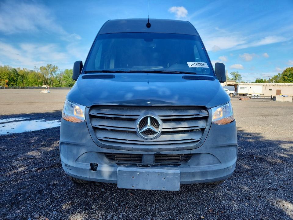 70183946 :رقم المزاد ، WD4PF1CD2KP133070 vin ، 2019 Mercedes-benz Sprinter مزاد بيع
