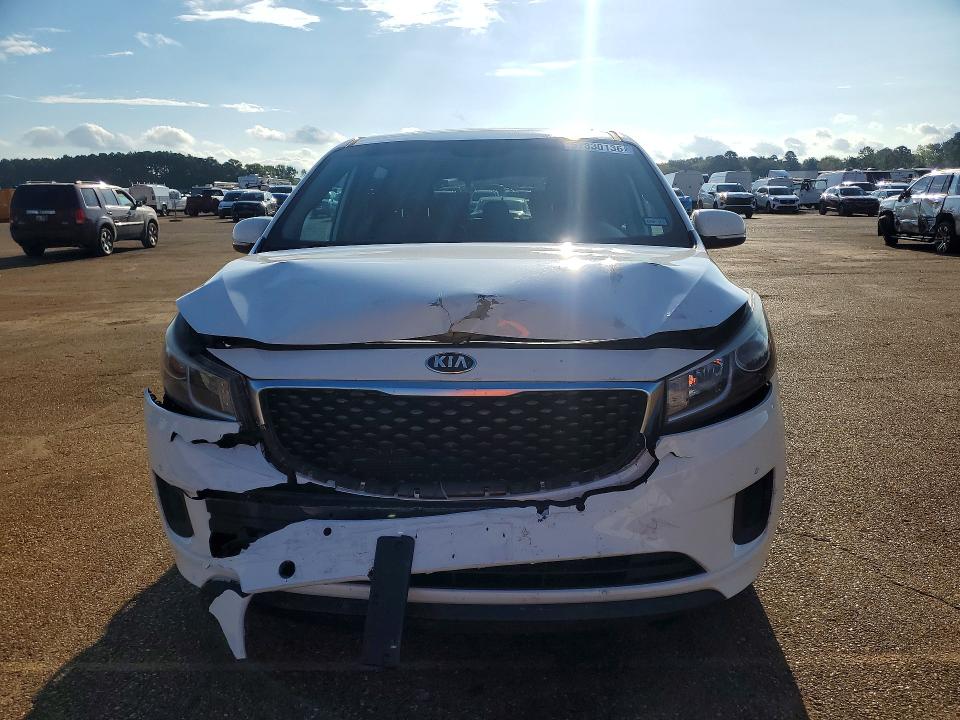 67830136 :رقم المزاد ، KNDMB5C16G6216620 vin ، 2016 Kia Sedona مزاد بيع