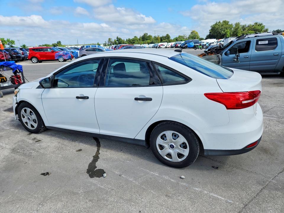 70273446 :رقم المزاد ، 1FADP3E23FL322072 vin ، 2015 Ford Focus مزاد بيع