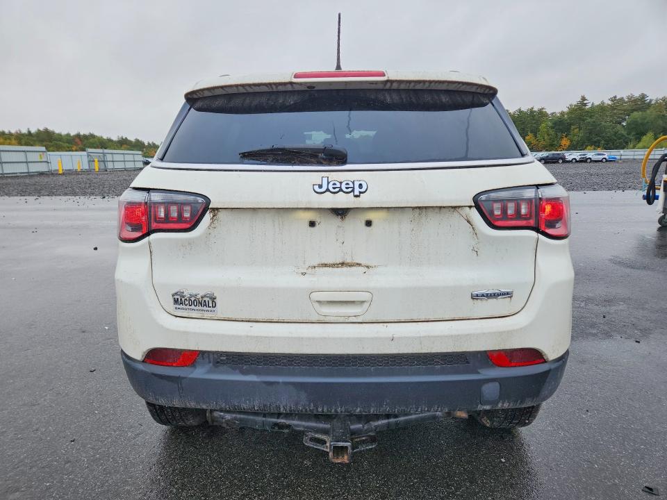 70339626 :رقم المزاد ، 3C4NJDBB6JT255748 vin ، 2018 Jeep Compass مزاد بيع