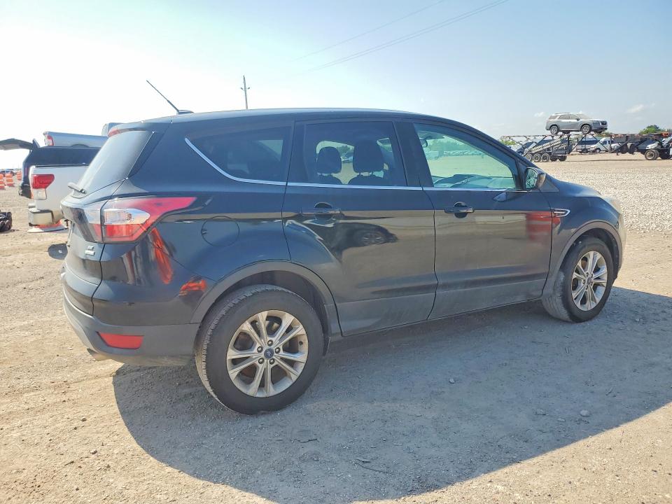 2017 Ford Escape მანქანა იყიდება აუქციონზე, vin: 1FMCU0GDXHUD76263, აუქციონის ნომერი: 69567326