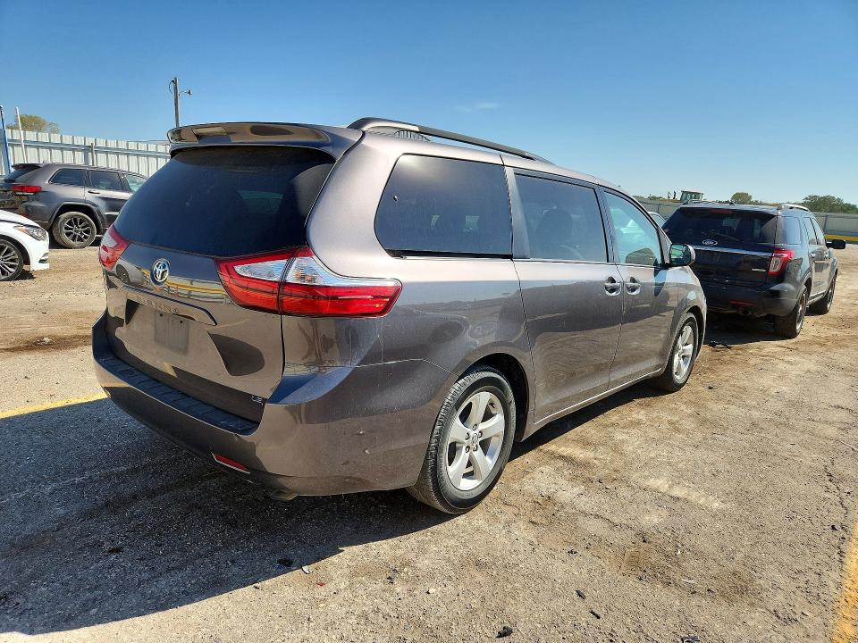 Продаж на аукціоні авто 2015 Toyota Sienna, vin: 5TDKK3DC7FS612131, номер лоту: 68048716