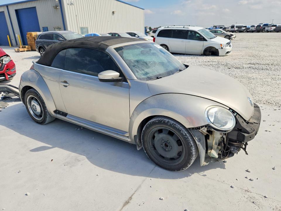 67902796 :رقم المزاد ، 3VW517AT8FM808362 vin ، 2015 Volkswagen Beetle مزاد بيع