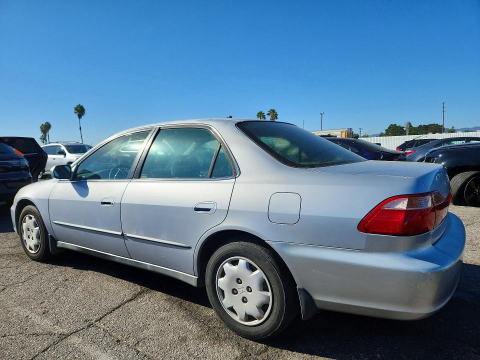 70439736 :رقم المزاد ، 1HGCG5642WA208028 vin ، 1998 Honda Accord مزاد بيع