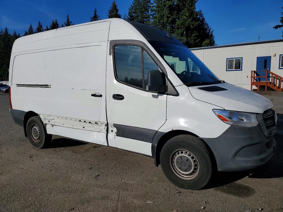 60421686 :رقم المزاد ، W1Y40BHY8NT114885 vin ، 2022 Mercedes-benz Sprinter مزاد بيع