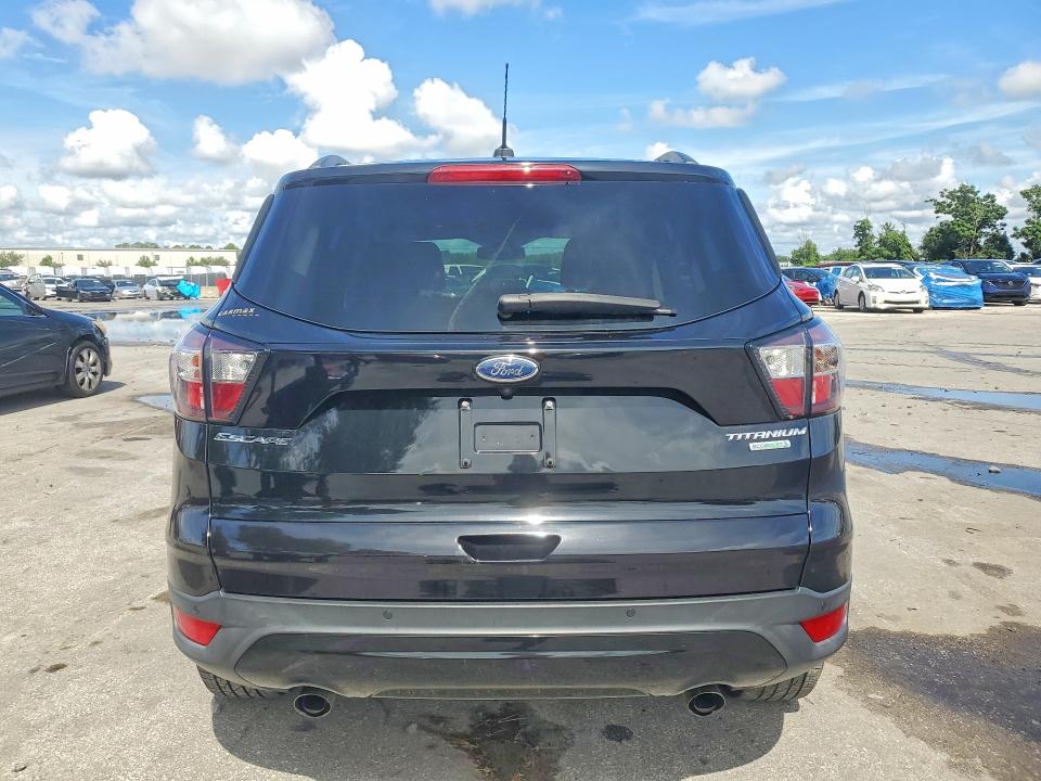 Продажа на аукционе авто 2017 Ford Escape, vin: 1FMCU0J90HUE86128, номер лота: 67908486