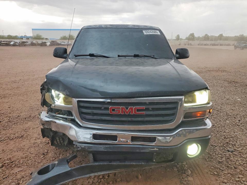 69242686 :رقم المزاد ، 1GTEC14XX3Z175043 vin ، 2003 Gmc New Sierra مزاد بيع