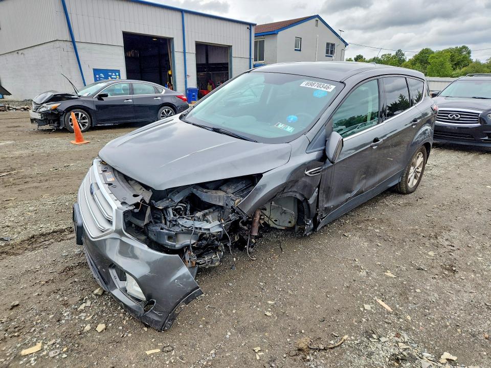 2017 Ford Escape მანქანა იყიდება აუქციონზე, vin: 1FMCU9GD3HUE41717, აუქციონის ნომერი: 69870346