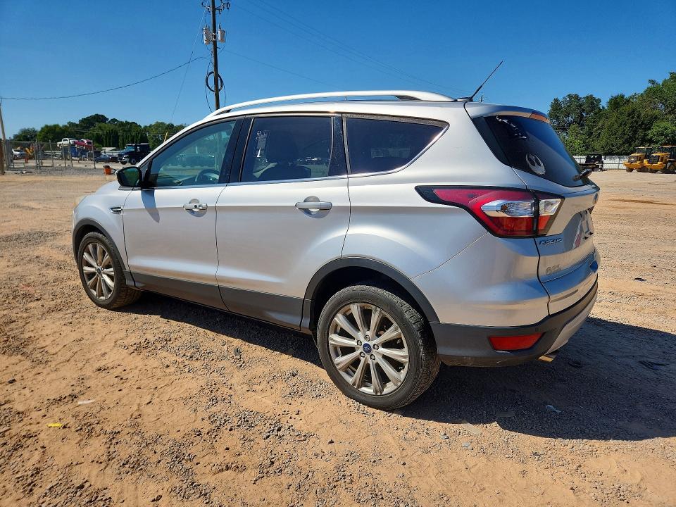 2017 Ford Escape მანქანა იყიდება აუქციონზე, vin: 1FMCU0JDXHUD83772, აუქციონის ნომერი: 69497956