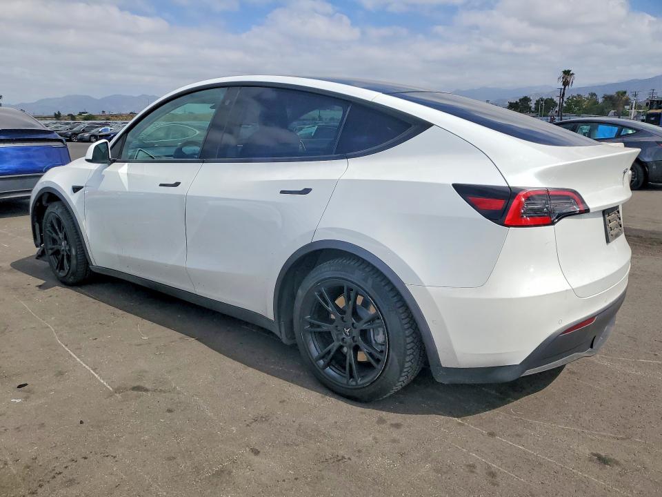 Продажа на аукционе авто 2021 Tesla Model Y, vin: 5YJYGDEE8MF077829, номер лота: 69151076