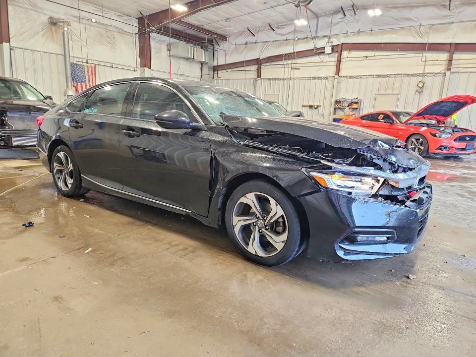67444986 :رقم المزاد ، 1HGCV1F59JA214487 vin ، 2018 Honda Accord مزاد بيع
