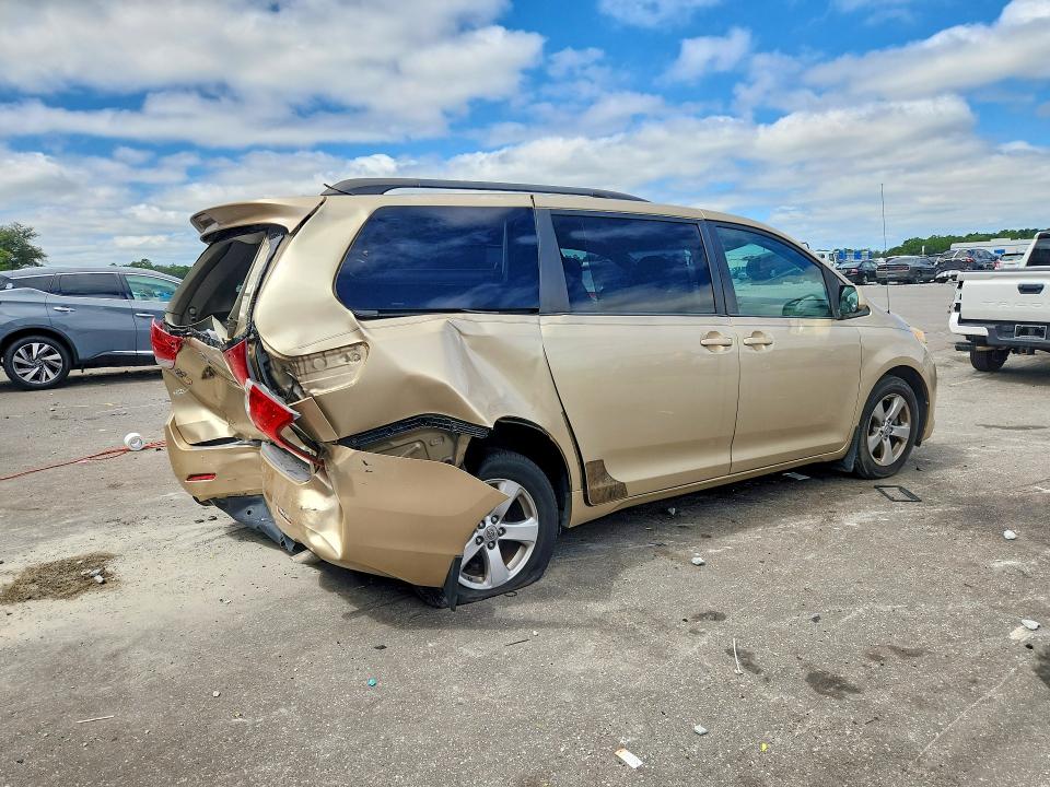 2011 Toyota Sienna მანქანა იყიდება აუქციონზე, vin: 5TDKK3DC0BS122222, აუქციონის ნომერი: 70513436
