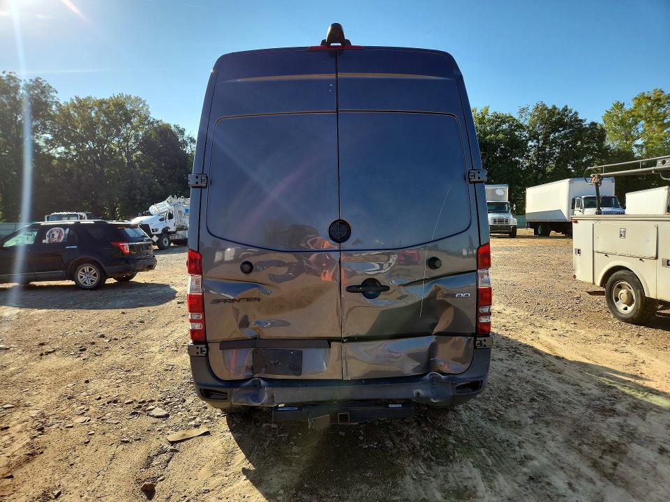 67648646 :رقم المزاد ، WD3PE7CDXHP521814 vin ، 2017 Mercedes-benz Sprinter مزاد بيع