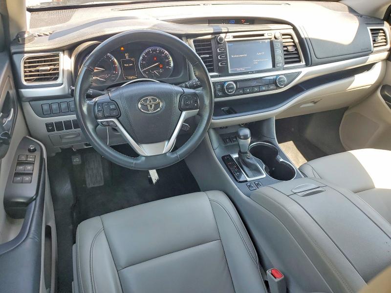 67085006 :رقم المزاد ، 5TDJKRFH2FS214655 vin ، 2015 Toyota Highlander مزاد بيع