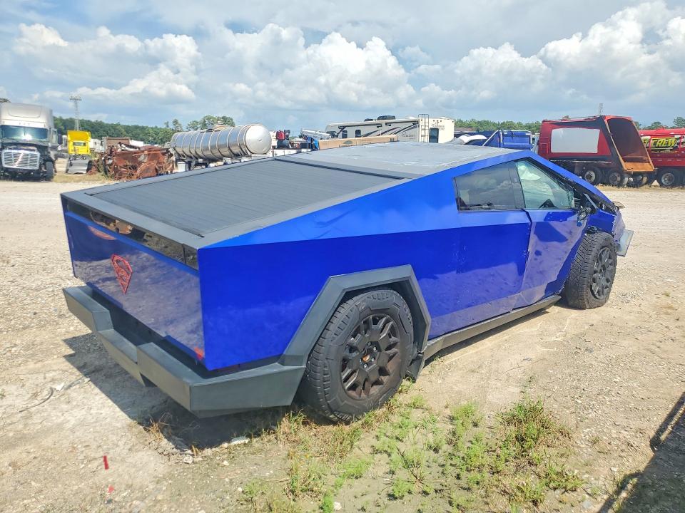 67429086 :رقم المزاد ، 7G2CEHED8RA022443 vin ، 2024 Tesla Cybertruck مزاد بيع
