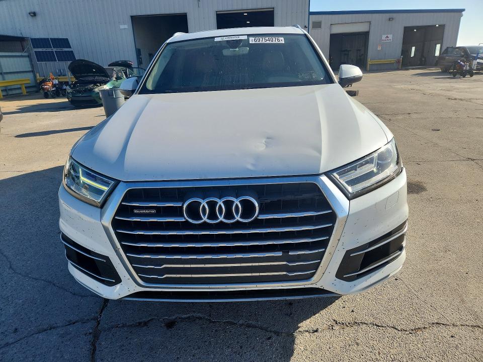 Продаж на аукціоні авто 2017 Audi Q7, vin: WA1LAAF70HD015374, номер лоту: 69754076