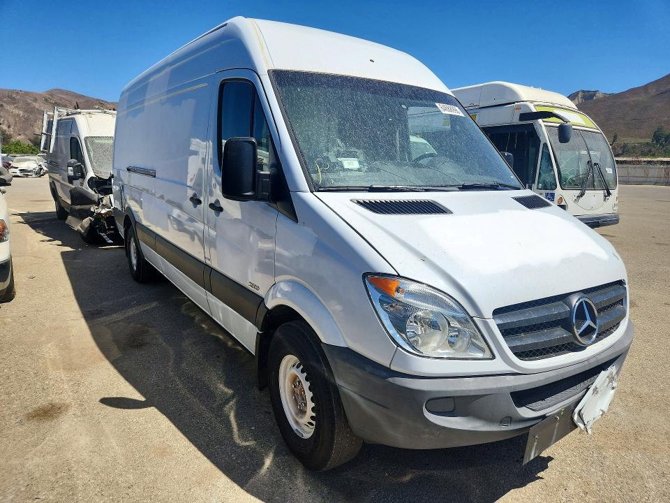 64688996 :رقم المزاد ، WD3PE8CB4C5683110 vin ، 2012 Mercedes-benz Sprinter مزاد بيع