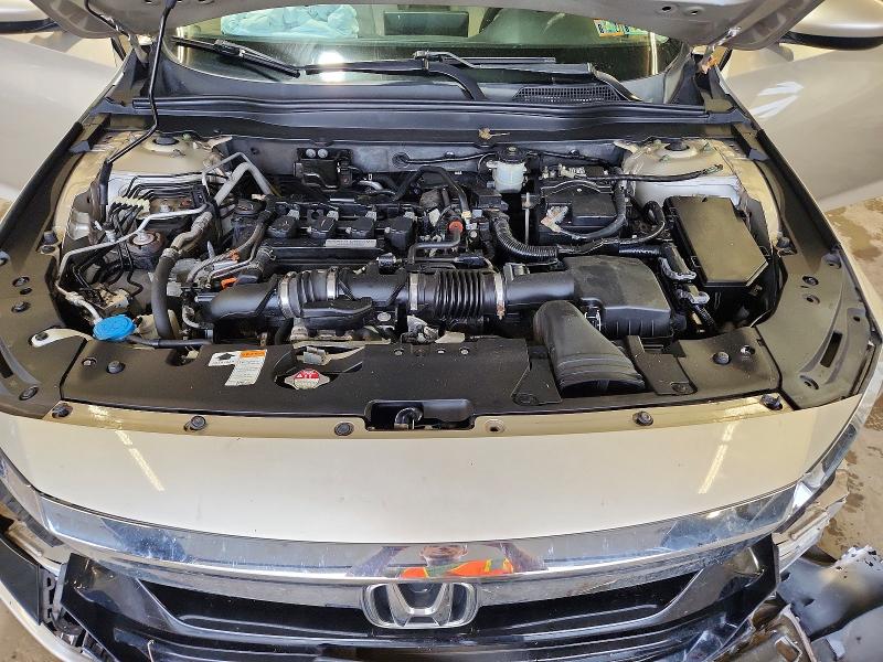 67280716 :رقم المزاد ، 1HGCV1F1XJA090159 vin ، 2018 Honda Accord مزاد بيع