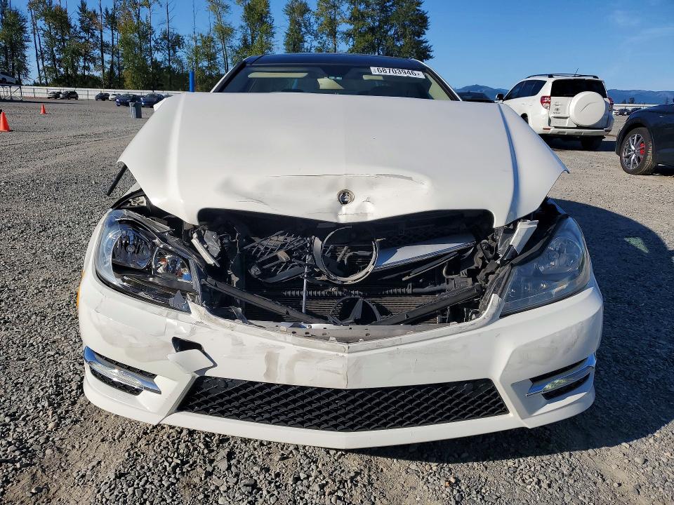 68703946 :رقم المزاد ، WDDGJ4HB0CF741118 vin ، 2012 Mercedes-benz C مزاد بيع