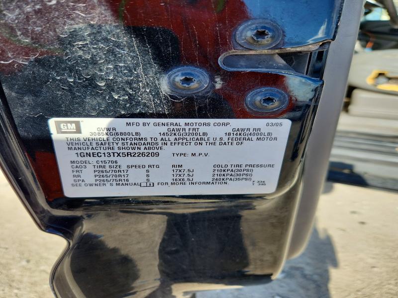 69513636 :رقم المزاد ، 1GNEC13TX5R226209 vin ، 2005 Chevrolet Tahoe مزاد بيع