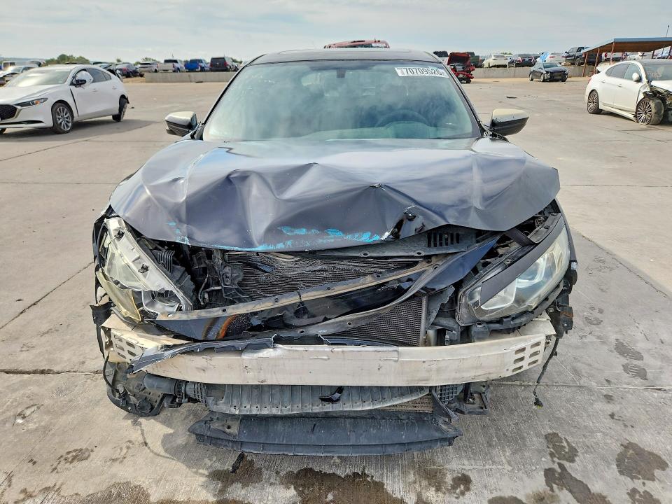 2018 Honda Civic მანქანა იყიდება აუქციონზე, vin: SHHFK7H52JU219802, აუქციონის ნომერი: 70709526
