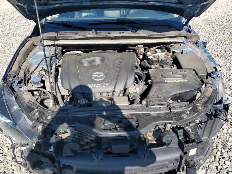 67332326 :رقم المزاد ، 3MZBN1V38JM252142 vin ، 2018 Mazda 3 مزاد بيع