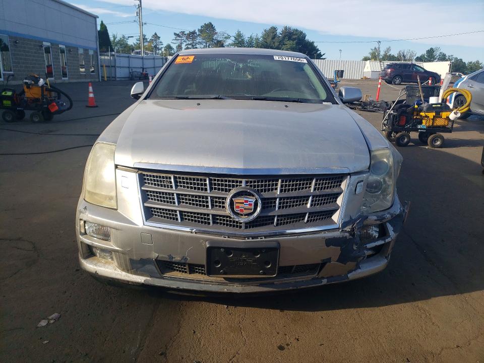 70177656 :رقم المزاد ، 1G6DW67V580116426 vin ، 2008 Cadillac Sts مزاد بيع