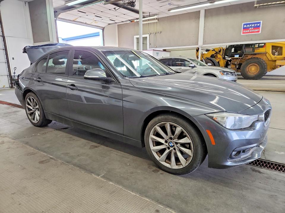 68984256 :رقم المزاد ، WBA8E5G54GNU19112 vin ، 2016 Bmw 320 مزاد بيع