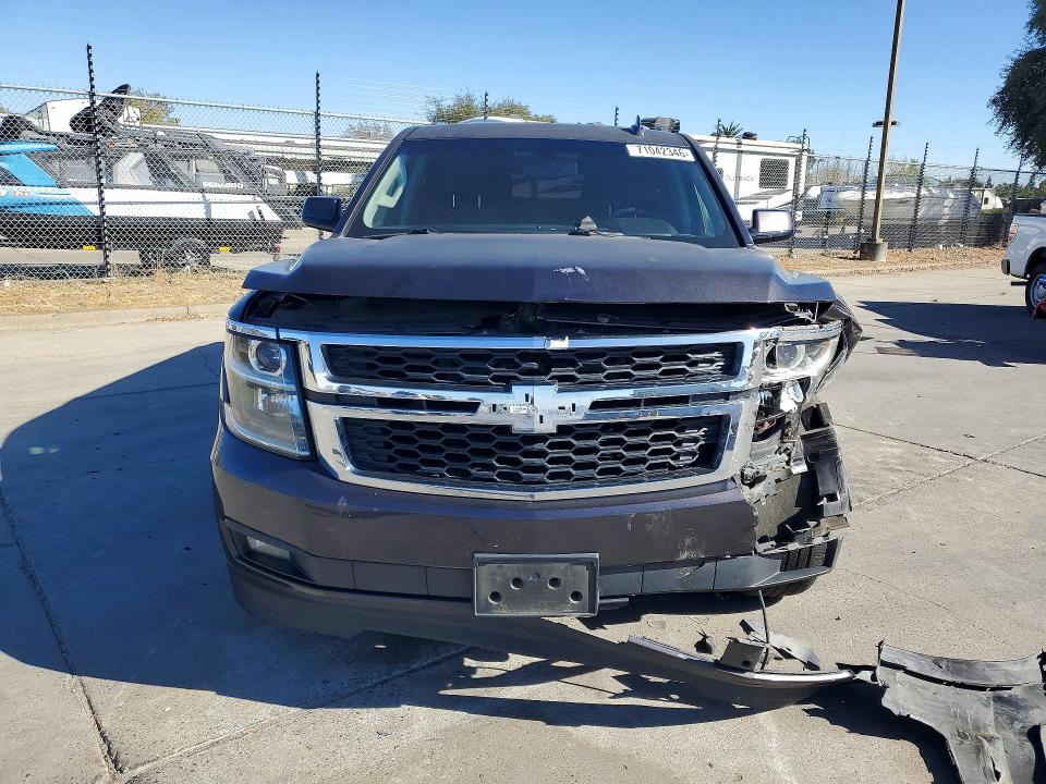 71042346 :رقم المزاد ، 1GNSCGEC3GR372005 vin ، 2016 Chevrolet Suburban مزاد بيع