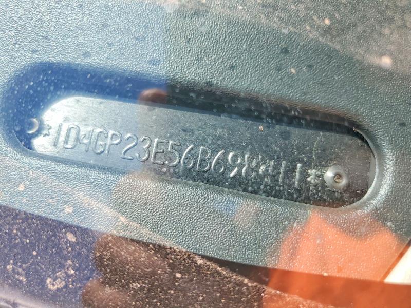 2006 Dodge Grand Caravan მანქანა იყიდება აუქციონზე, vin: 1D4GP23E56B698411, აუქციონის ნომერი: 68101776