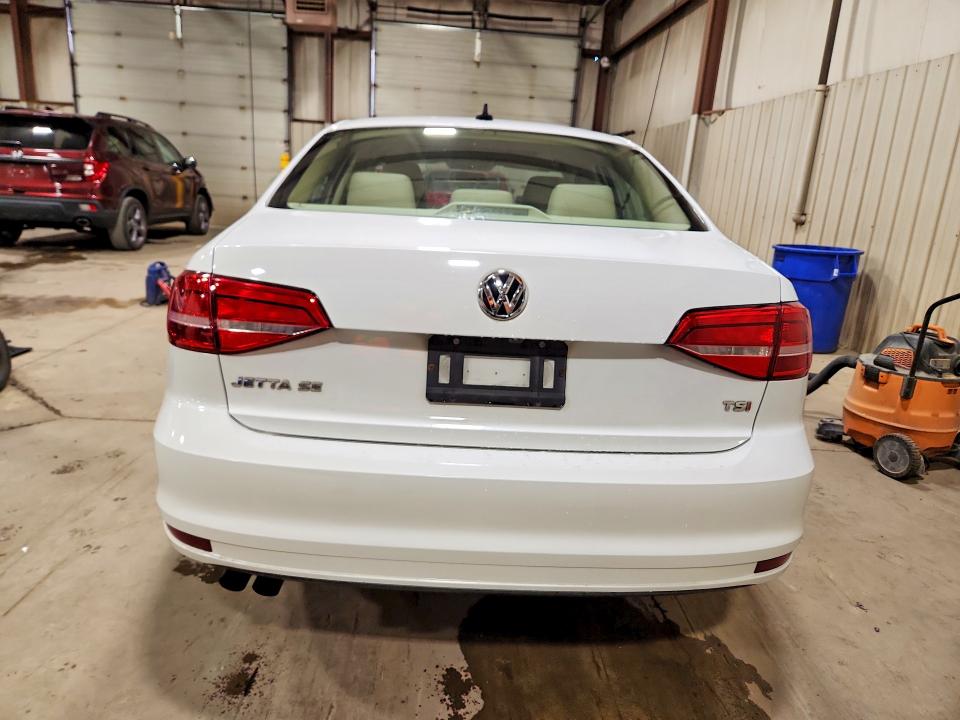 69108646 :رقم المزاد ، 3VWD17AJ4FM259480 vin ، 2015 Volkswagen Jetta مزاد بيع