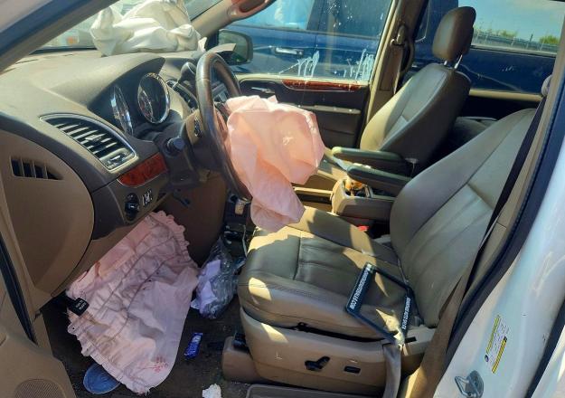 67361596 :رقم المزاد ، 2C4RC1BG7DR737514 vin ، 2013 Chrysler Town & Country مزاد بيع