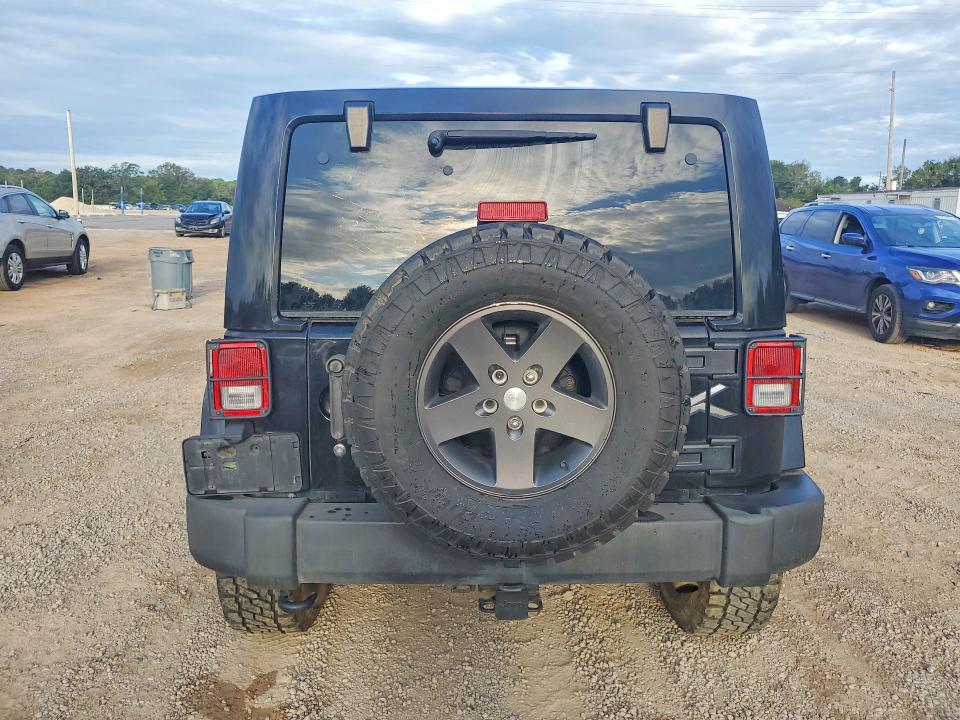 67728576 :رقم المزاد ، 1C4BJWEG5FL607856 vin ، 2015 Jeep Wrangler Unlimited مزاد بيع