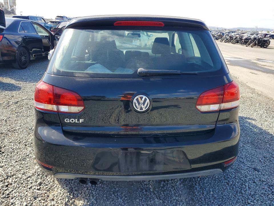 69068176 :رقم المزاد ، WVWBB7AJ0AW230414 vin ، 2010 Volkswagen Golf مزاد بيع