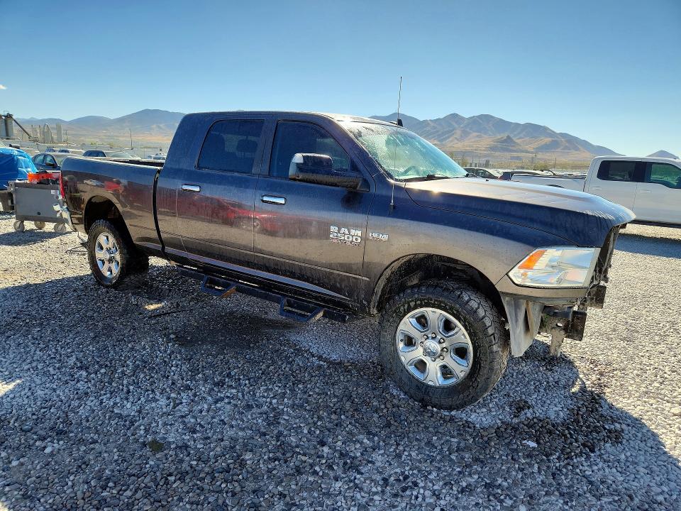 67536316 :رقم المزاد ، 3C6UR5MJ7JG161392 vin ، 2018 Ram 2500 مزاد بيع