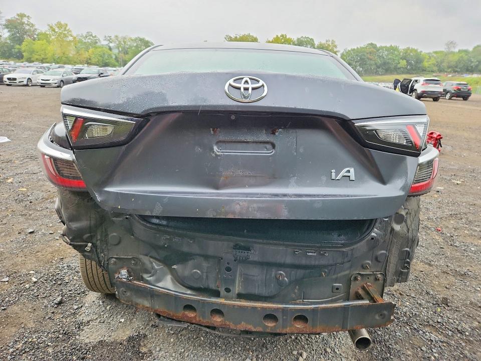 2017 Toyota Yaris Ia მანქანა იყიდება აუქციონზე, vin: 3MYDLBYV2HY182050, აუქციონის ნომერი: 69609256