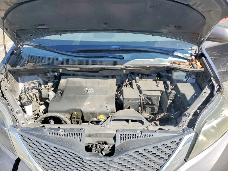 68712726 :رقم المزاد ، 5TDXK3DC4ES412280 vin ، 2014 Toyota Sienna مزاد بيع