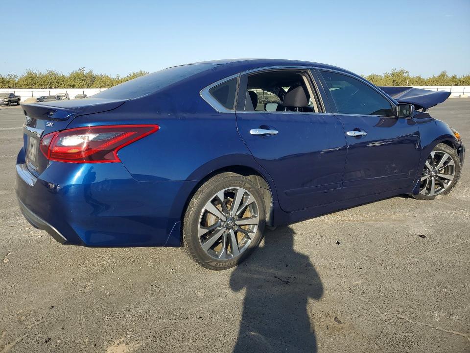 2017 Nissan Altima მანქანა იყიდება აუქციონზე, vin: 1N4AL3AP1HC159084, აუქციონის ნომერი: 68710436