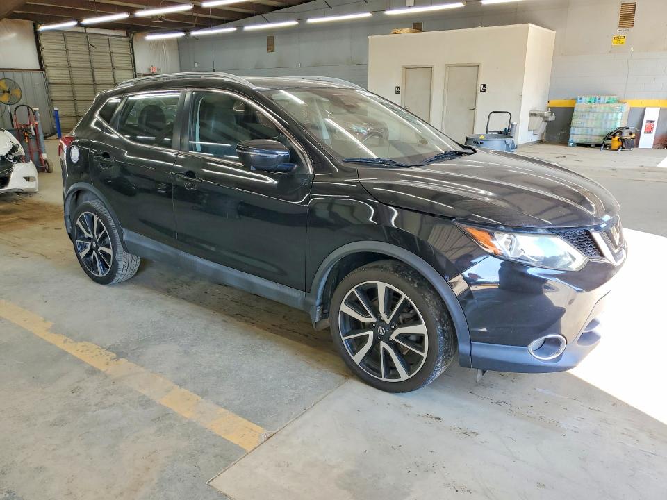 68107996 :رقم المزاد ، JN1BJ1CR8HW130285 vin ، 2017 Nissan Rogue Sport مزاد بيع
