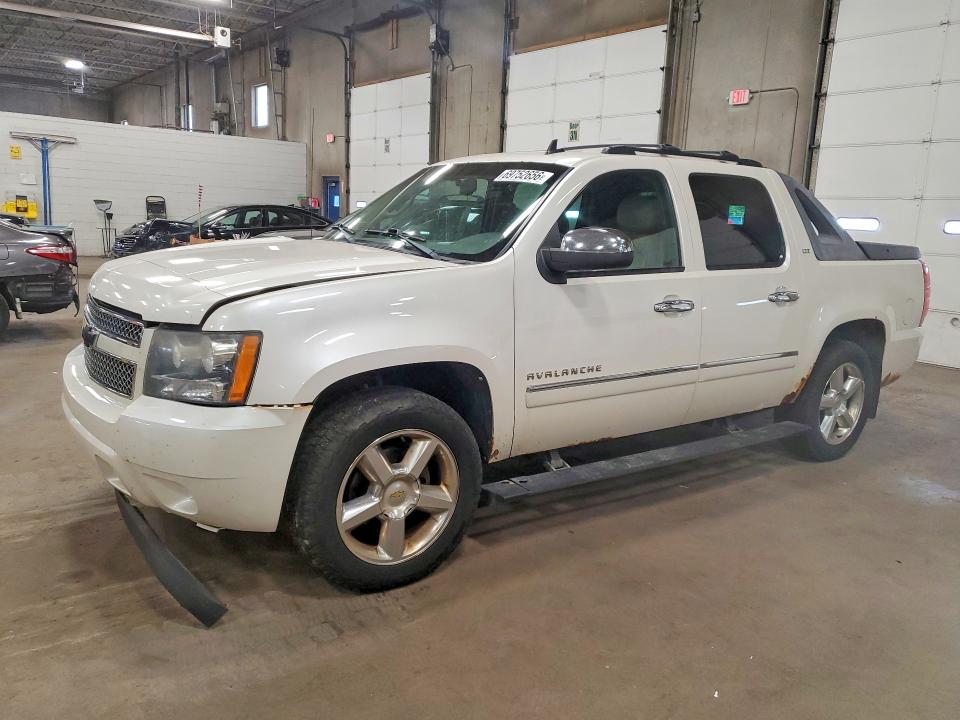 Auction sale of the 2011 Chevrolet Avalanche, vin: 3GNTKGE39BG232654, lot number: 69752656