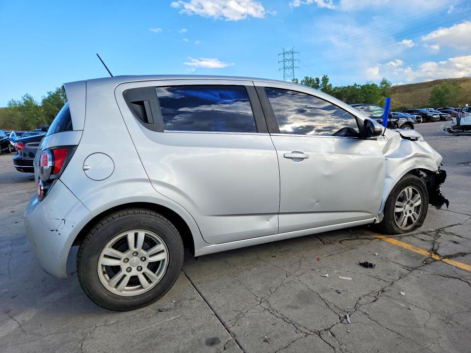67328436 :رقم المزاد ، 1G1JC6SH2F4154057 vin ، 2015 Chevrolet Sonic مزاد بيع