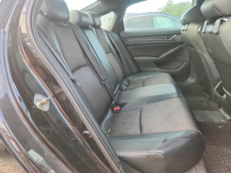 67159796 :رقم المزاد ، 1HGCV1F36JA158586 vin ، 2018 Honda Accord مزاد بيع
