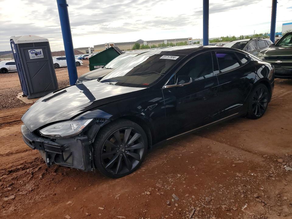 69757856 :رقم المزاد ، 5YJSA1E21FF102519 vin ، 2015 Tesla Model S مزاد بيع