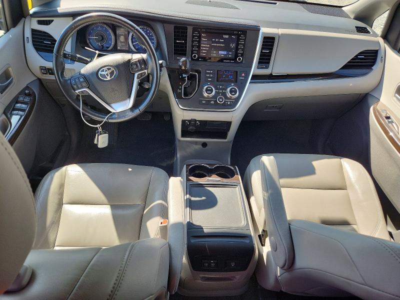 68431546 :رقم المزاد ، 5TDYZ3DC6JS965734 vin ، 2018 Toyota Sienna مزاد بيع